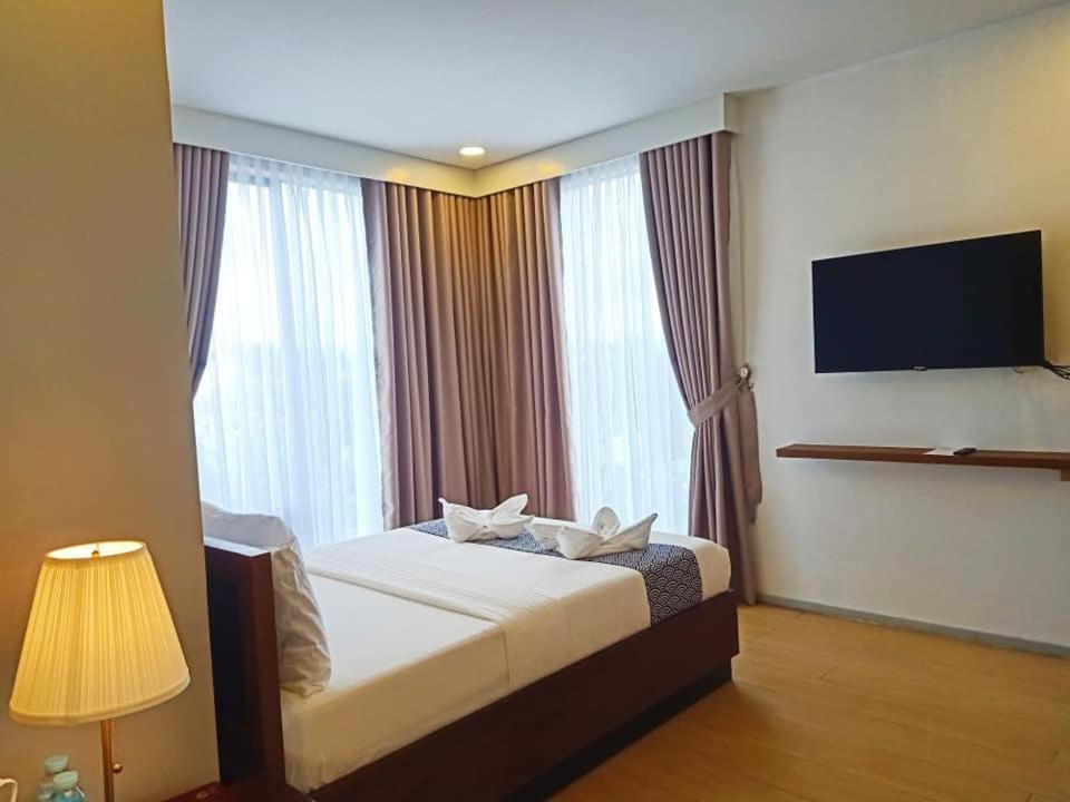 Inncity Hotel Calbayog Buitenkant foto